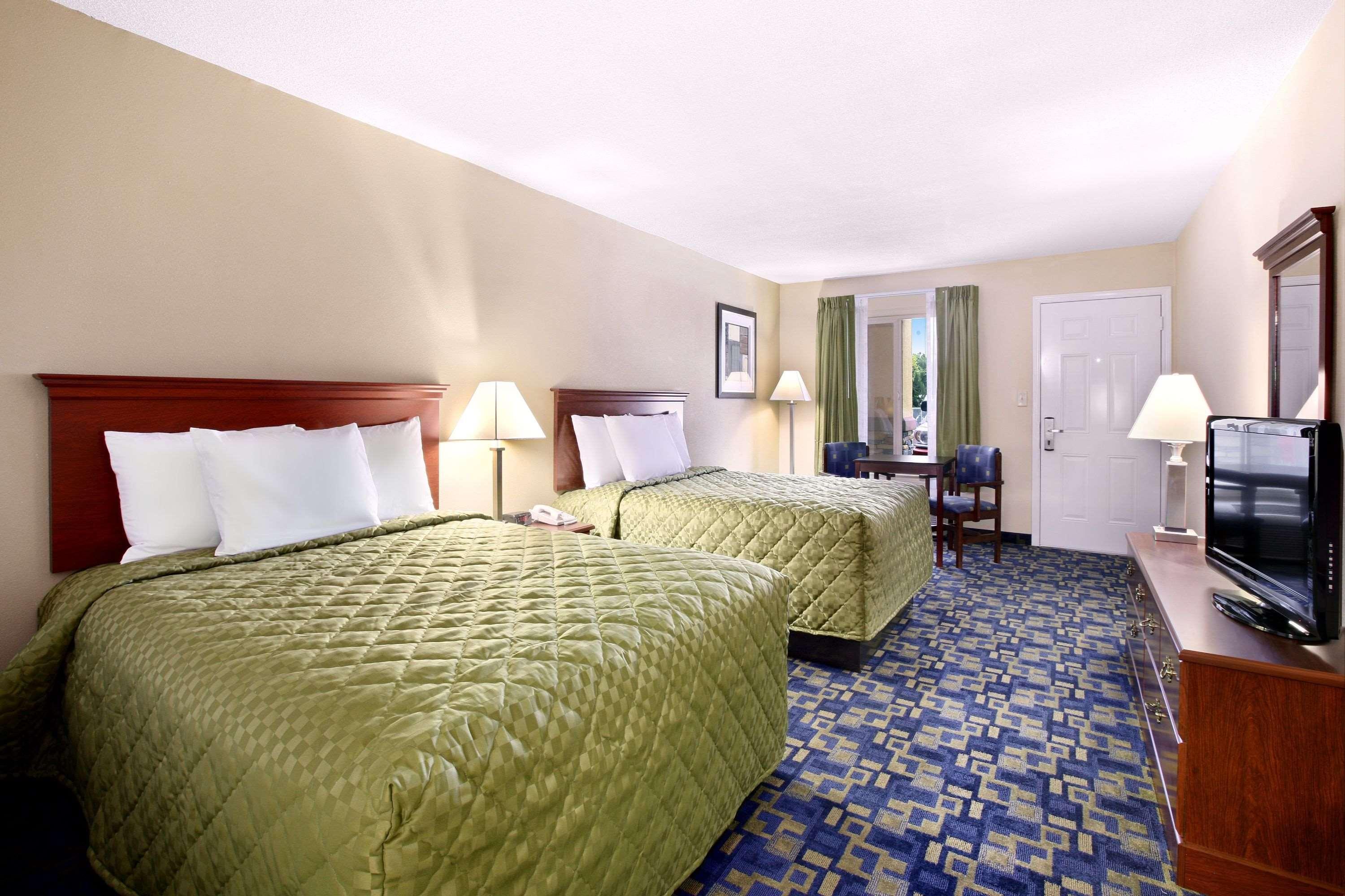 Baymont Inn & Suites Chocowinity/Washington Room photo